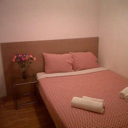 Km1 Amparo Apartments Madrid Phòng bức ảnh
