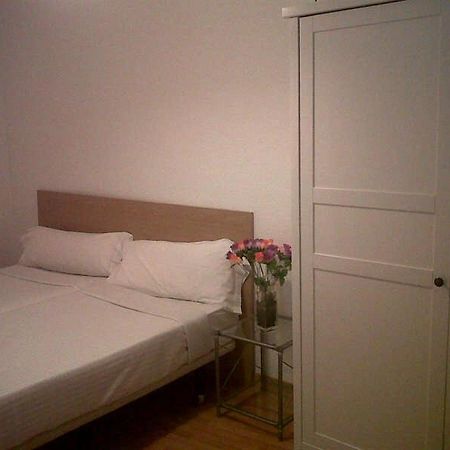 Km1 Amparo Apartments Madrid Phòng bức ảnh