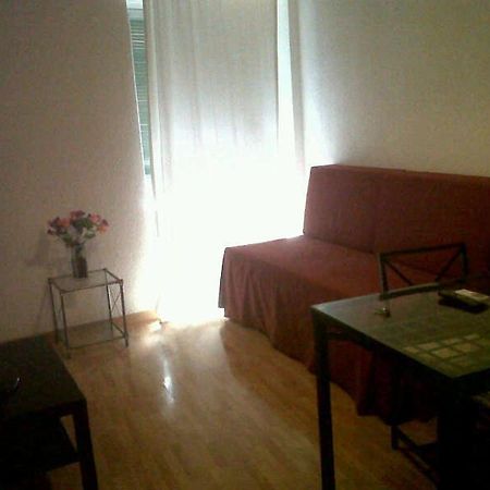 Km1 Amparo Apartments Madrid Phòng bức ảnh