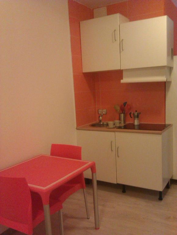 Km1 Amparo Apartments Madrid Phòng bức ảnh